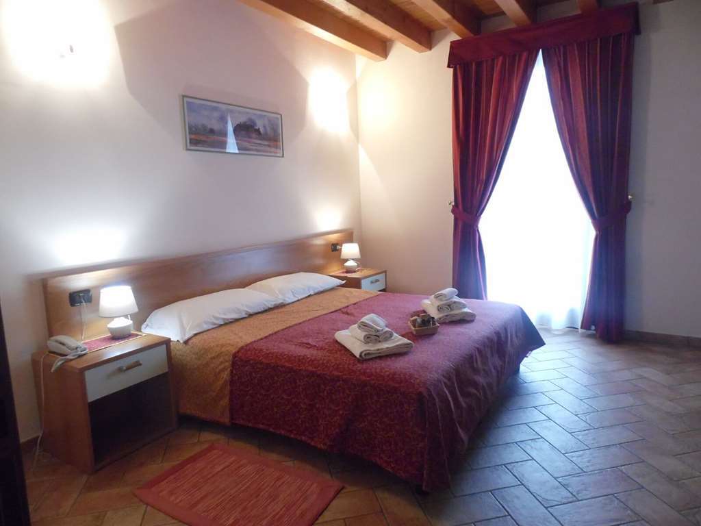 Hotel Agli Ulivi Valeggio sul Mincio Pokoj fotografie